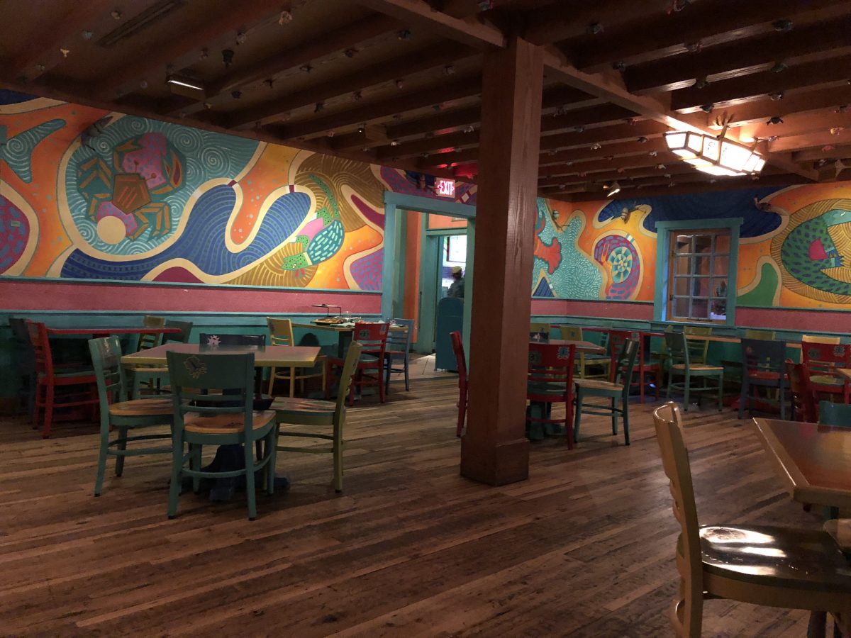 Empty dining area in Pizzafari in Animal Kingdom